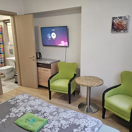 Kauno Apartamentai King Size Bed