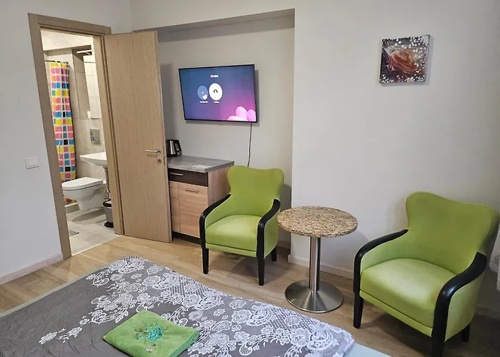 Kauno Apartamentai King Size Bed